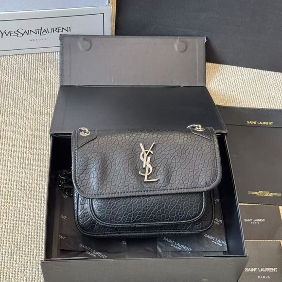 Classic YVES Bag: A Stylish and Versatile Choice for Elegance - Picture 4 of 13